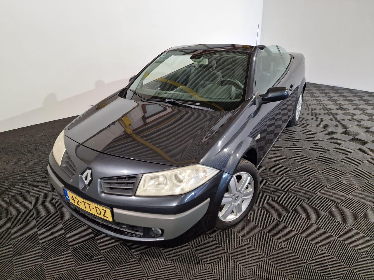 Renault Mégane Cabriolet 1.6-16V Authentique 42-TT-DZ 217.615 km - Coche: foto 1 Renault Mégane Cabriolet 1.6-16V Authentique 42-TT-DZ 217.615 km - Coche: foto 1