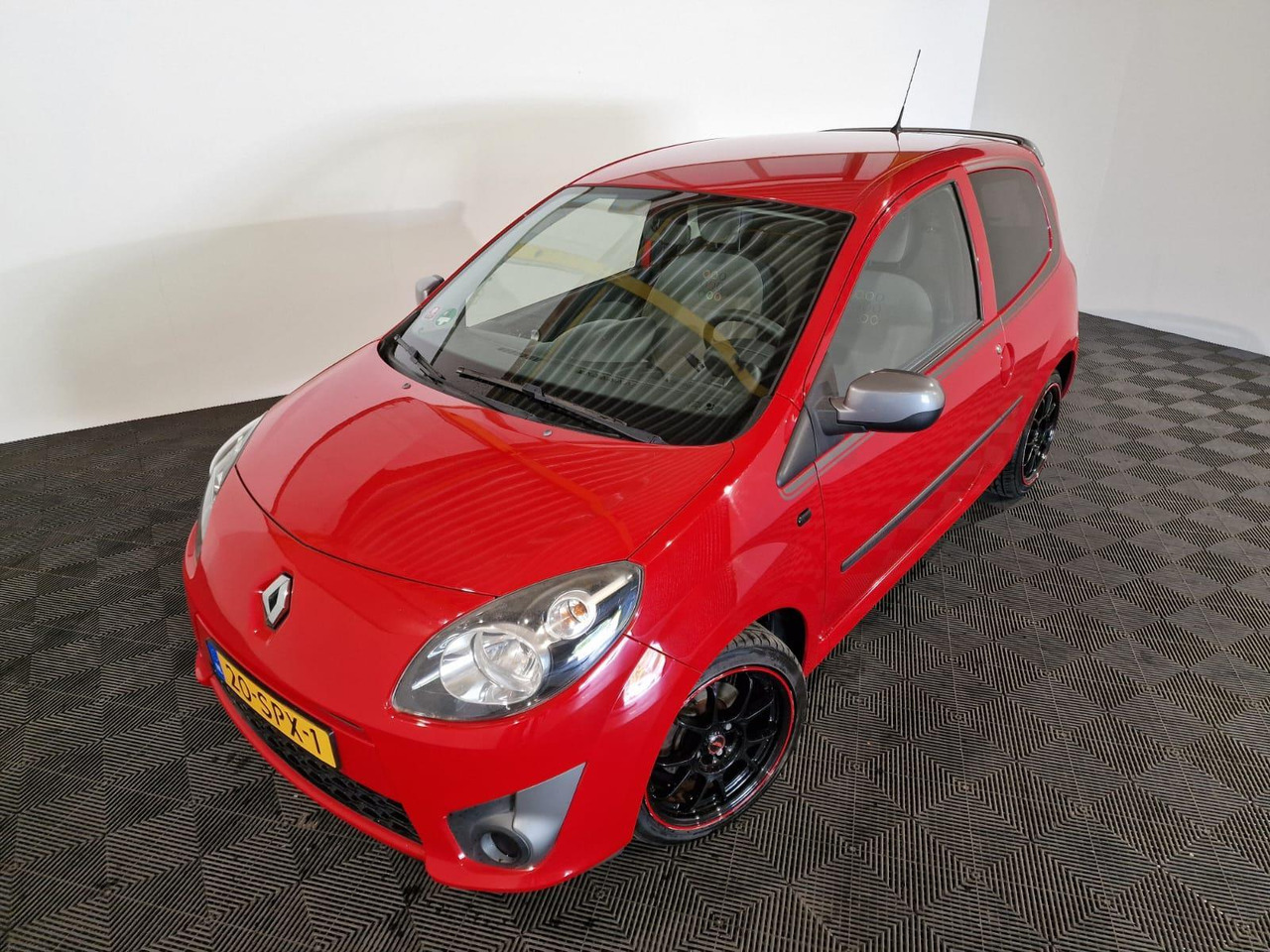 Renault Twingo 1.2-16V Collection | 2011 | 149.179 km | 20-SPX-1 - Hatchback: foto 1 Renault Twingo 1.2-16V Collection | 2011 | 149.179 km | 20-SPX-1 - Hatchback: foto 1