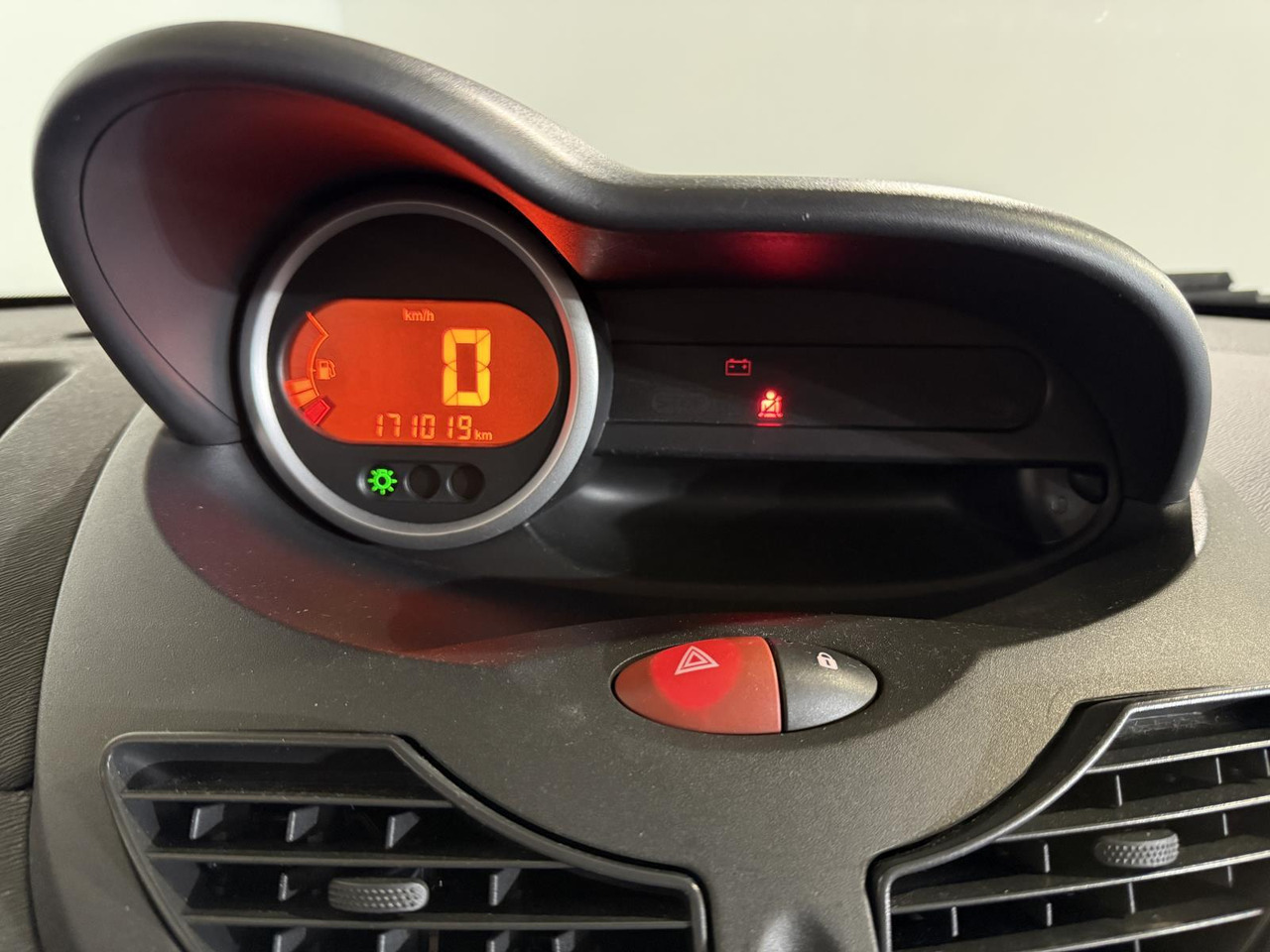 Renault Twingo 1.2 Dynamique | 2009 | 171.021 km | 56-JXX-4 - Hatchback: foto 4 Renault Twingo 1.2 Dynamique | 2009 | 171.021 km | 56-JXX-4 - Hatchback: foto 4