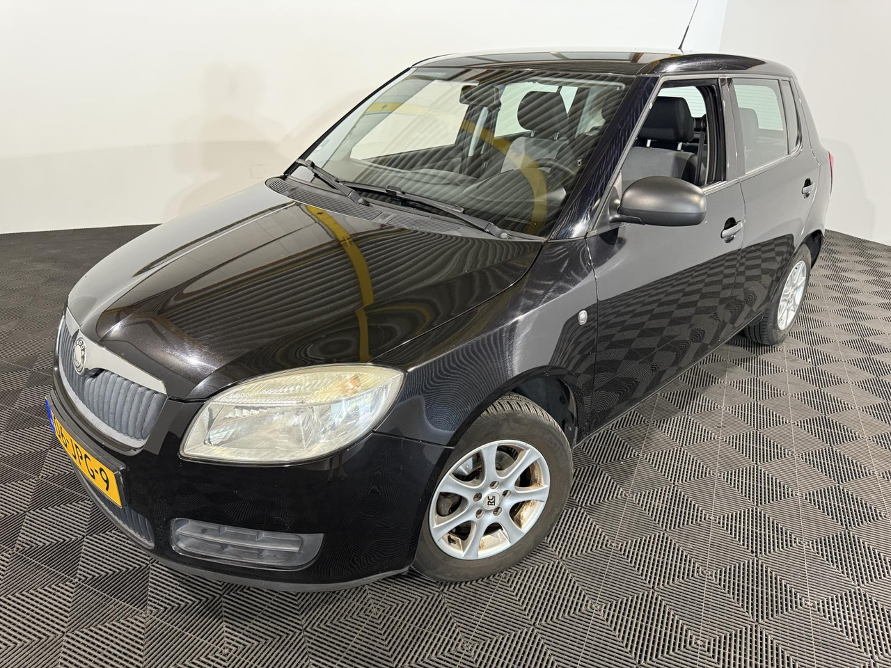 Skoda Fabia 1.2 Comfort | 2009 | 214.179 km | 06-JPG-9 - Hatchback: foto 1 Skoda Fabia 1.2 Comfort | 2009 | 214.179 km | 06-JPG-9 - Hatchback: foto 1