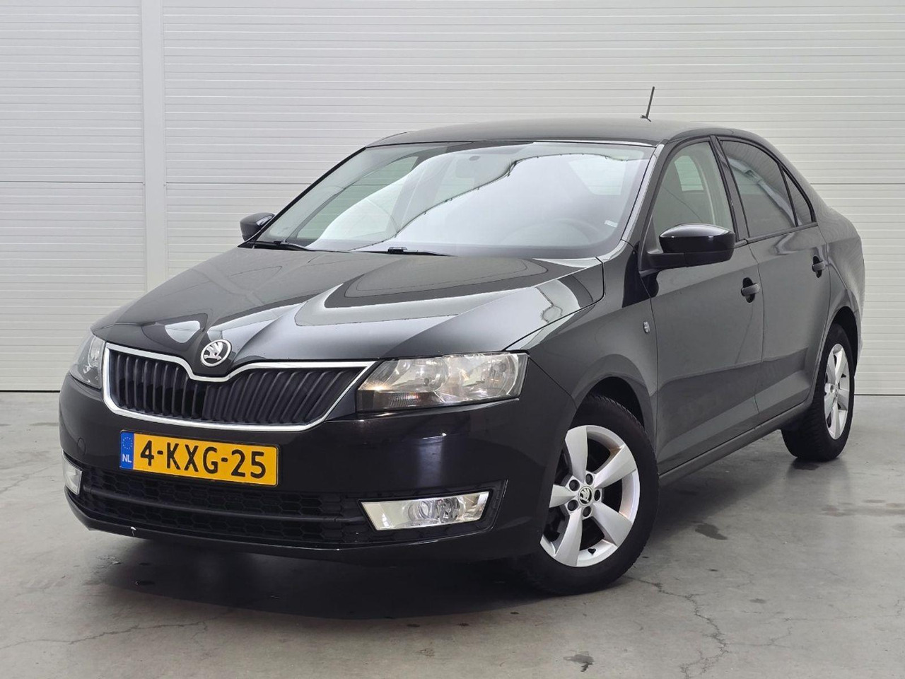 Skoda Rapid 1.2 TSI Greentech Ambition Businessline Plus | 2013 | 230.290 km | 4KXG25 | NAP: Logisch - Hatchback: foto 1 Skoda Rapid 1.2 TSI Greentech Ambition Businessline Plus | 2013 | 230.290 km | 4KXG25 | NAP: Logisch - Hatchback: foto 1