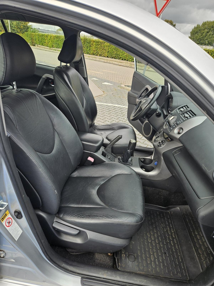 Toyota | RAV4 | 2.0 VVTi Executive | 2006 | 272.231 km | 82TDFD | Logisch - SUV/ Todoterreno: foto 3 Toyota | RAV4 | 2.0 VVTi Executive | 2006 | 272.231 km | 82TDFD | Logisch - SUV/ Todoterreno: foto 3