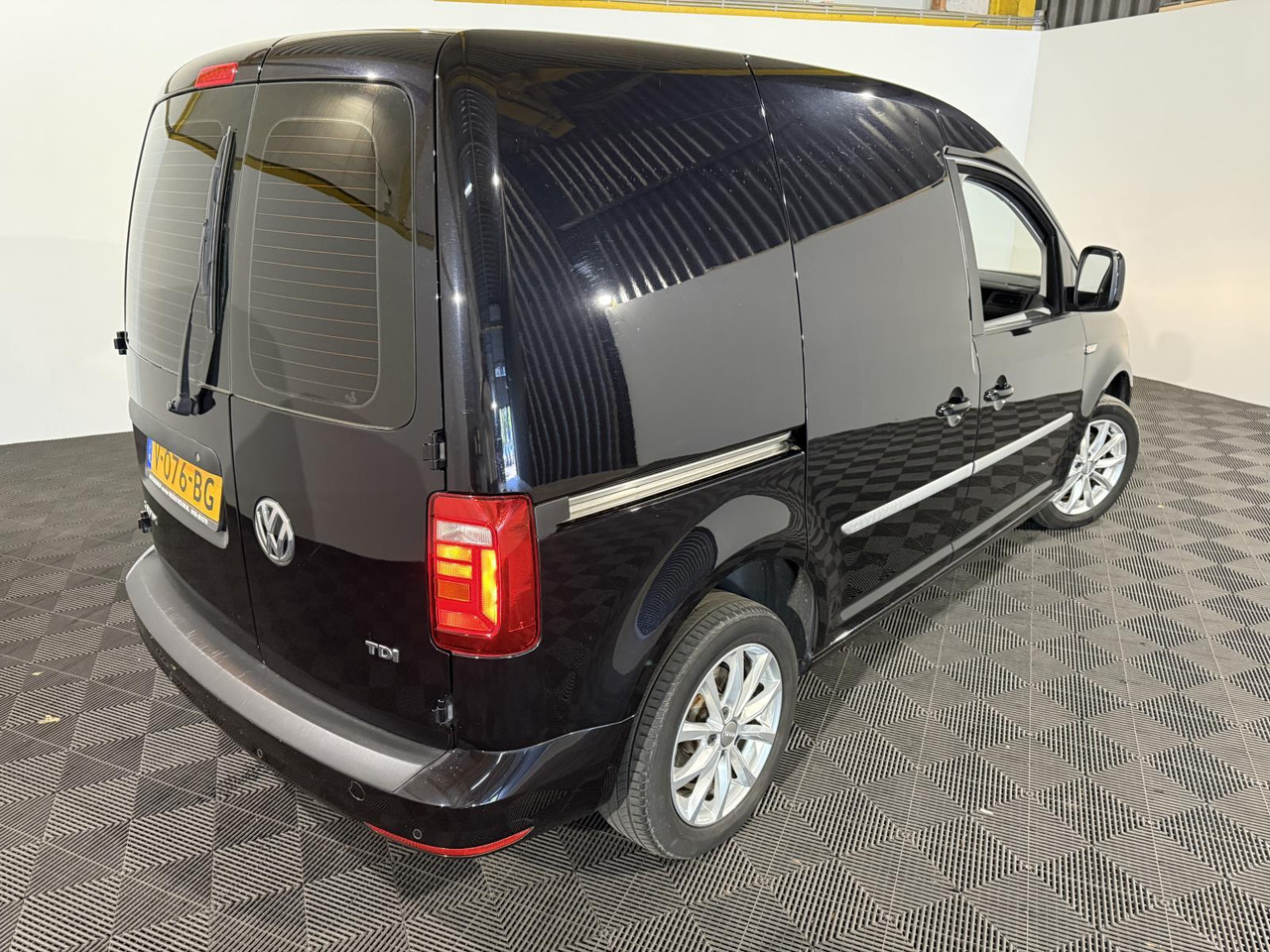 Volkswagen | Caddy | 2.0 TDI L1H1 BMT Highline | 2016 | 164.766 km | V076BG | Logisch - Furgoneta pequeña: foto 2 Volkswagen | Caddy | 2.0 TDI L1H1 BMT Highline | 2016 | 164.766 km | V076BG | Logisch - Furgoneta pequeña: foto 2