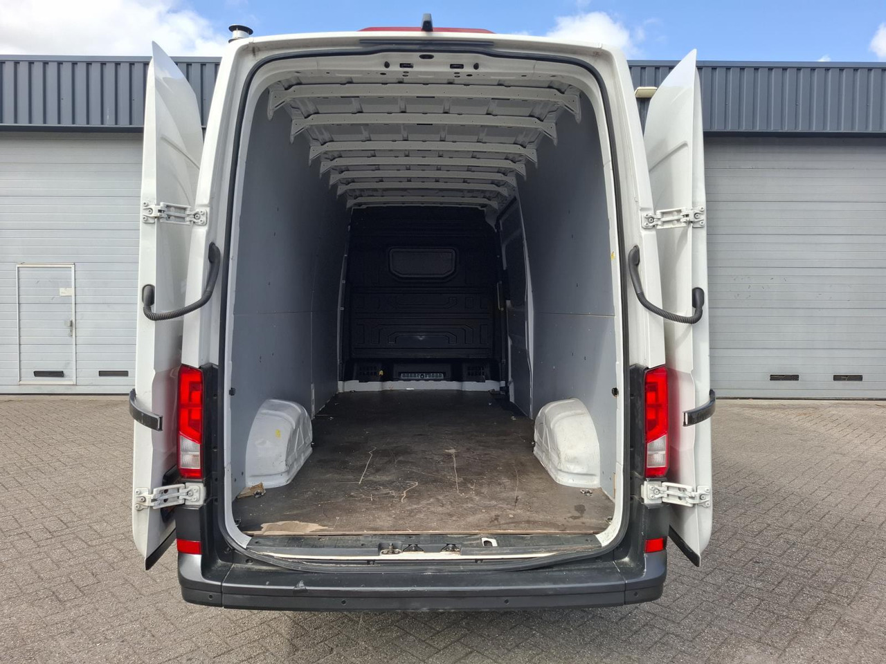 Volkswagen Crafter 35 2.0 TDI L4H3 | 2022 | 135.282 km | VPR-84-T - Furgón: foto 3 Volkswagen Crafter 35 2.0 TDI L4H3 | 2022 | 135.282 km | VPR-84-T - Furgón: foto 3