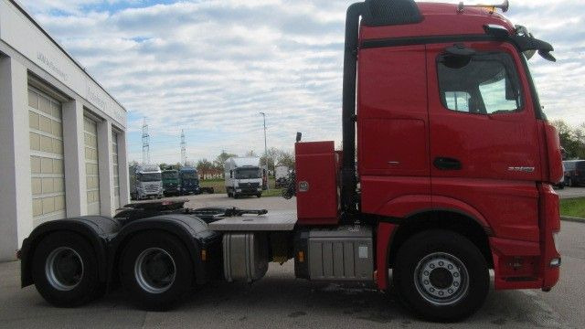 Mercedes-Benz Actros 3358LS 6x4 120 t. LZGG. Retarder - Cabeza tractora: foto 4 Mercedes-Benz Actros 3358LS 6x4 120 t. LZGG. Retarder - Cabeza tractora: foto 4