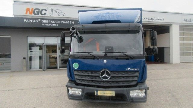 Mercedes-Benz 818L Koffer LBW, 1,5 to, Seitentüre - Camión caja cerrada: foto 2 Mercedes-Benz 818L Koffer LBW, 1,5 to, Seitentüre - Camión caja cerrada: foto 2