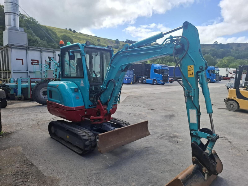 Takeuchi TB230 - Miniexcavadora: foto 4 Takeuchi TB230 - Miniexcavadora: foto 4