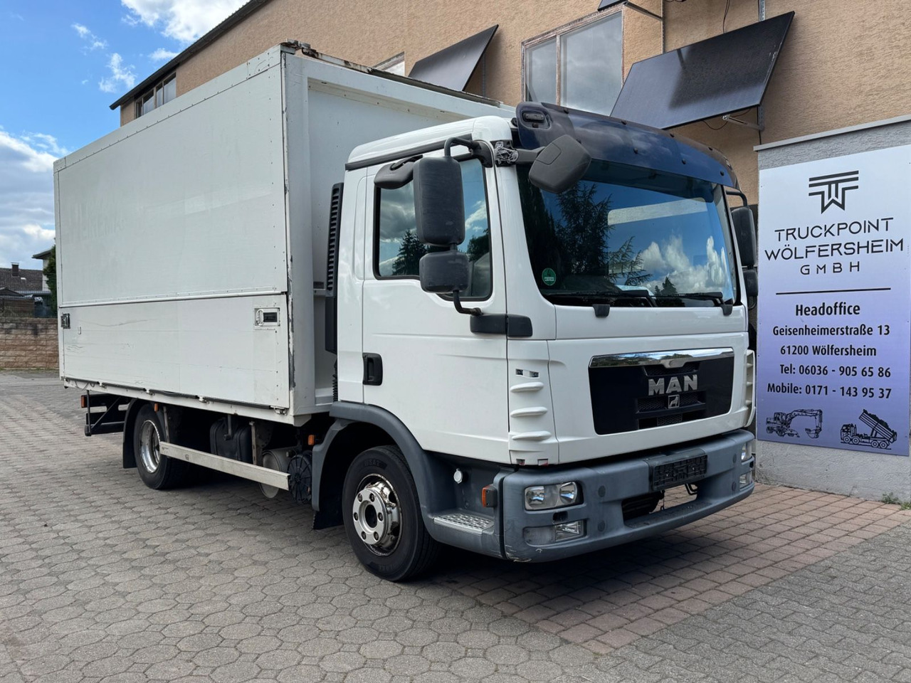 MAN TGL 8.180/2xAHK/Zertifikat/Schwenkwand - Camión transporte de bebidas: foto 1 MAN TGL 8.180/2xAHK/Zertifikat/Schwenkwand - Camión transporte de bebidas: foto 1