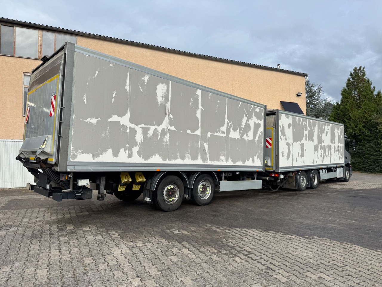 Mercedes-Benz Antos 2540/2xLBW/Kühlung-Defekt/5instock - Camión frigorífico: foto 3 Mercedes-Benz Antos 2540/2xLBW/Kühlung-Defekt/5instock - Camión frigorífico: foto 3