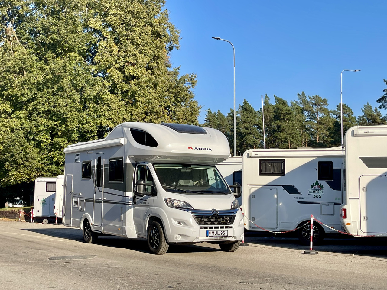 ADRIA Coral XL 650 DK - Autocaravana capuchina: foto 1 ADRIA Coral XL 650 DK - Autocaravana capuchina: foto 1