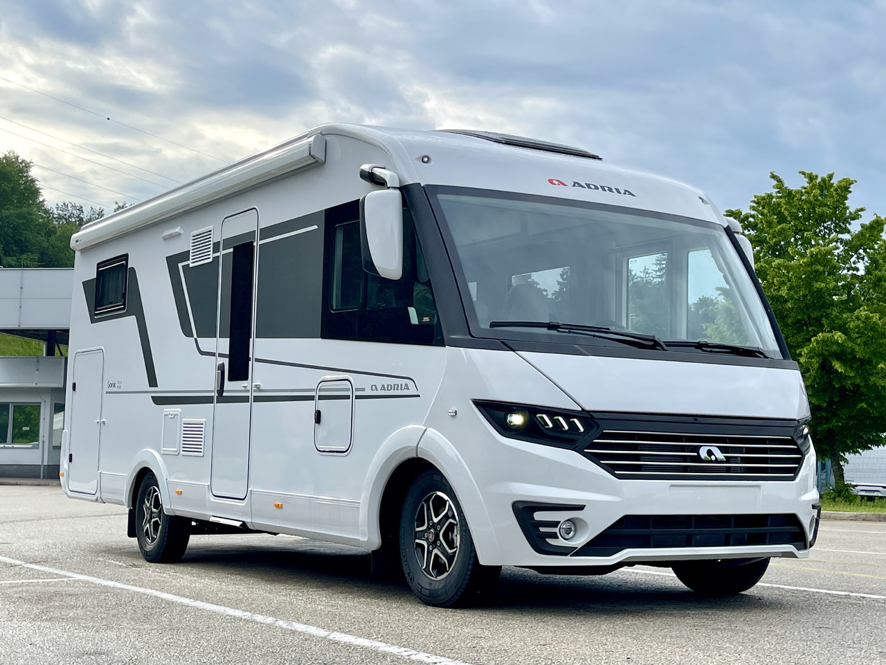 ADRIA Sonic 700DC - Autocaravana integral: foto 1 ADRIA Sonic 700DC - Autocaravana integral: foto 1