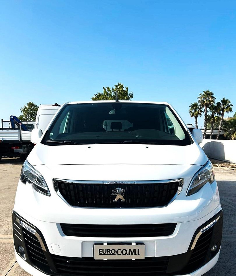 Peugeot Expert Traveller 2.0 HDi 150 cv Autocarro - Furgoneta combi: foto 2 Peugeot Expert Traveller 2.0 HDi 150 cv Autocarro - Furgoneta combi: foto 2