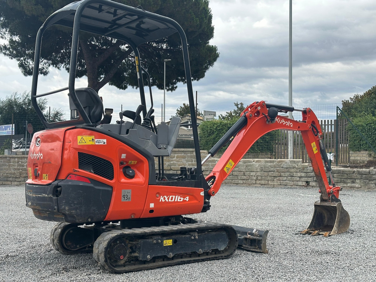 KUBOTA KX016-4 - Miniexcavadora: foto 2 KUBOTA KX016-4 - Miniexcavadora: foto 2