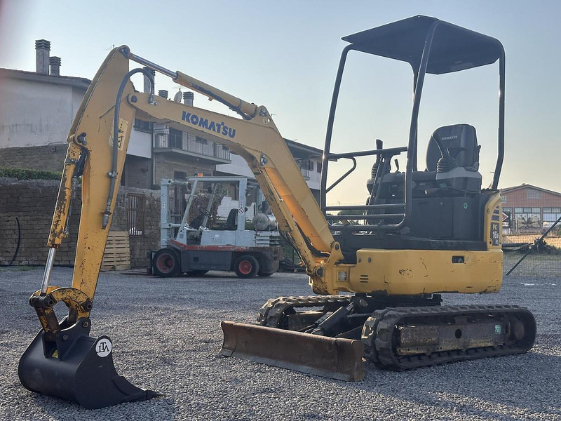 Komatsu PC16R-3HS - Miniexcavadora: foto 2 Komatsu PC16R-3HS - Miniexcavadora: foto 2