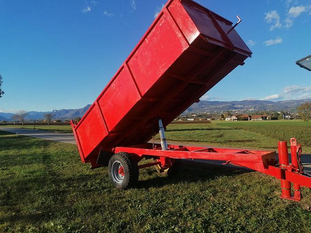 RIMORCHIO PER LETAME - Remolque volquete agrícola: foto 1 RIMORCHIO PER LETAME - Remolque volquete agrícola: foto 1