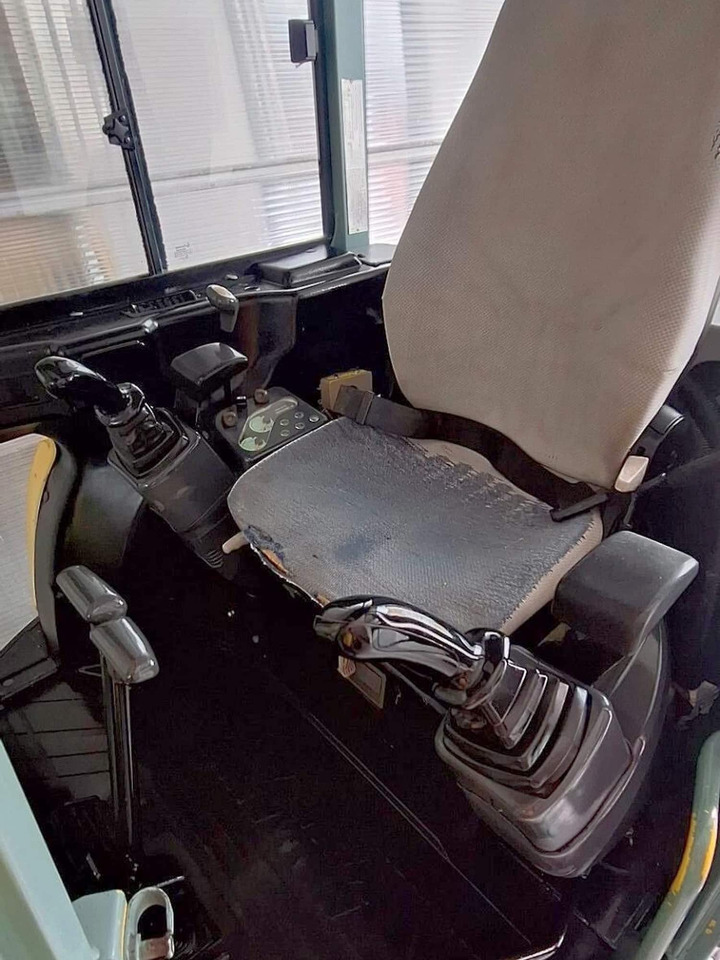 YANMAR VIO30 - Miniexcavadora: foto 5 YANMAR VIO30 - Miniexcavadora: foto 5