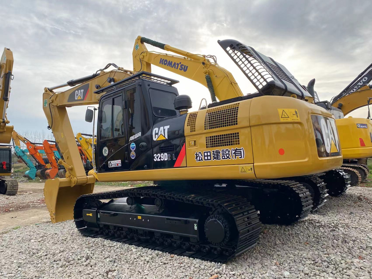 CATERPILLAR 329D2L - Excavadora de cadenas: foto 1 CATERPILLAR 329D2L - Excavadora de cadenas: foto 1