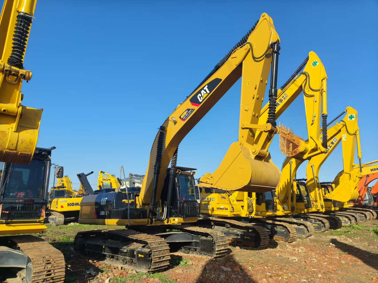 CATERPILLAR 330D2 - Excavadora de cadenas: foto 2 CATERPILLAR 330D2 - Excavadora de cadenas: foto 2