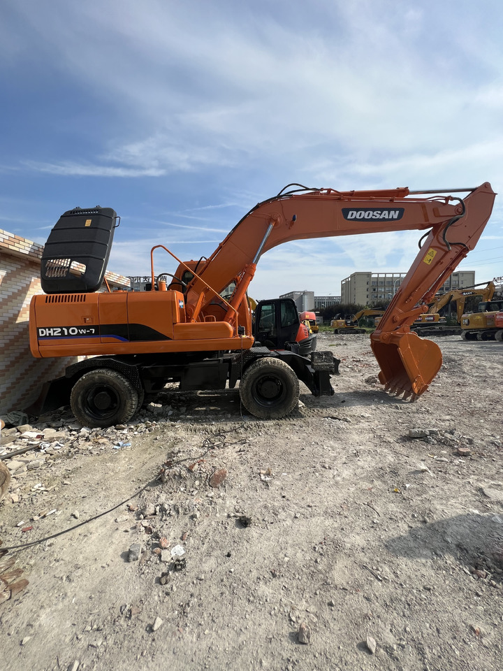 DOOSAN DX210 - Excavadora de ruedas: foto 2 DOOSAN DX210 - Excavadora de ruedas: foto 2