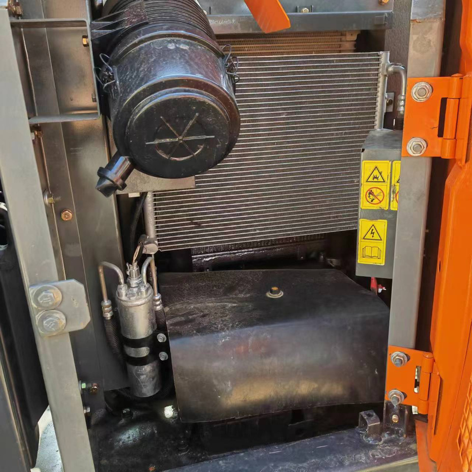 HITACHI ZX60 - Miniexcavadora: foto 5 HITACHI ZX60 - Miniexcavadora: foto 5