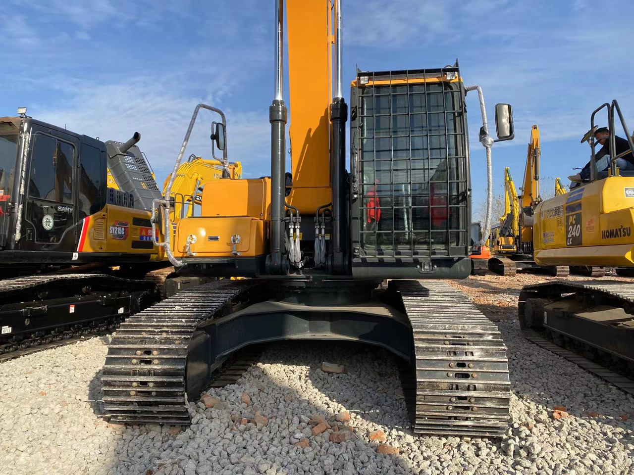 HYUNDAI R220-9S - Excavadora de cadenas: foto 5 HYUNDAI R220-9S - Excavadora de cadenas: foto 5