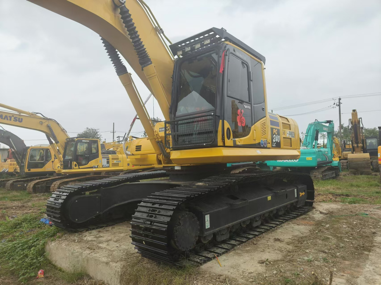 Excavadora de cadenas KOMATSU PC240LC-8: foto 8 Excavadora de cadenas KOMATSU PC240LC-8: foto 8