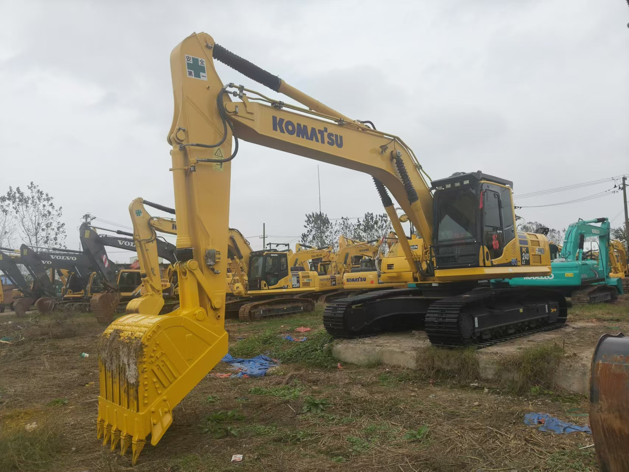 Excavadora de cadenas KOMATSU PC240LC-8: foto 7 Excavadora de cadenas KOMATSU PC240LC-8: foto 7