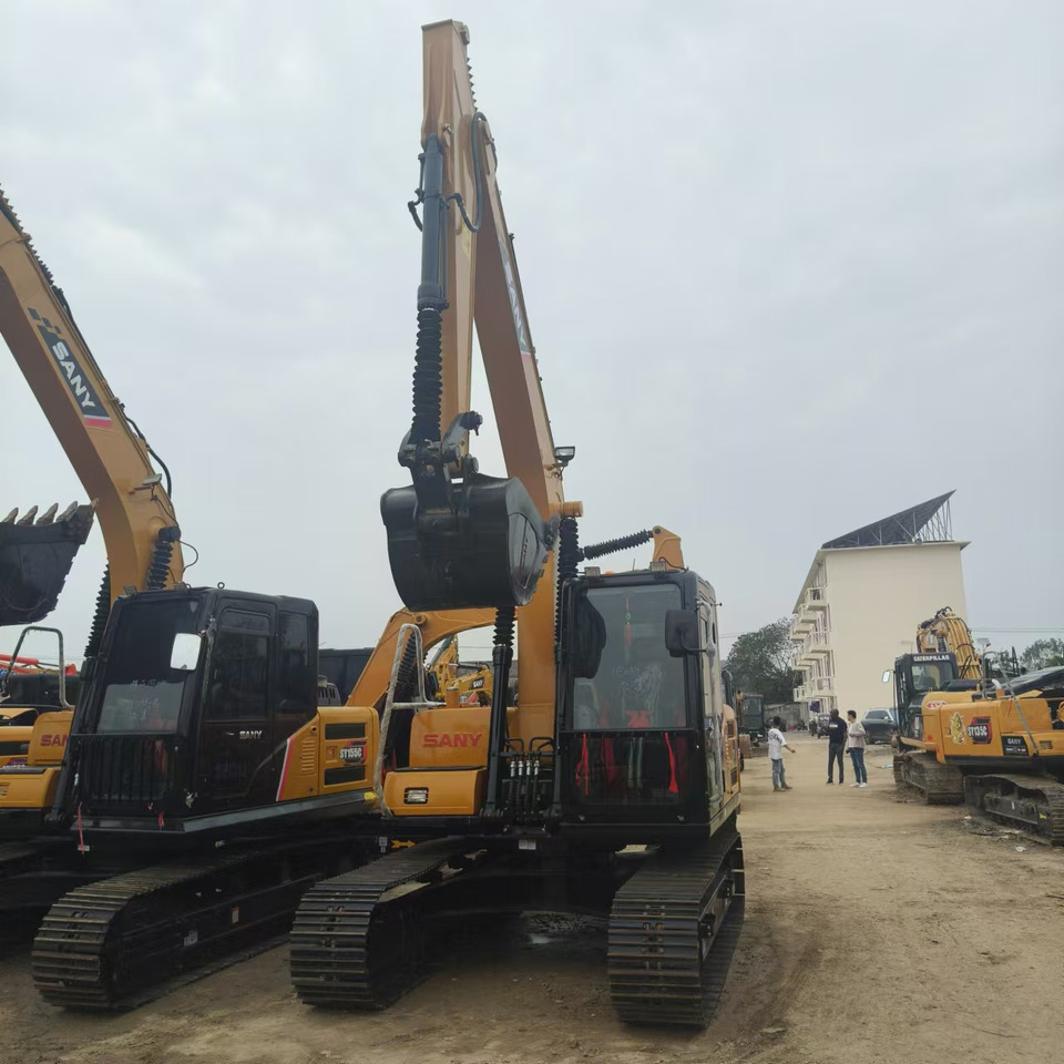 Excavadora de cadenas SANY SY135C: foto 6