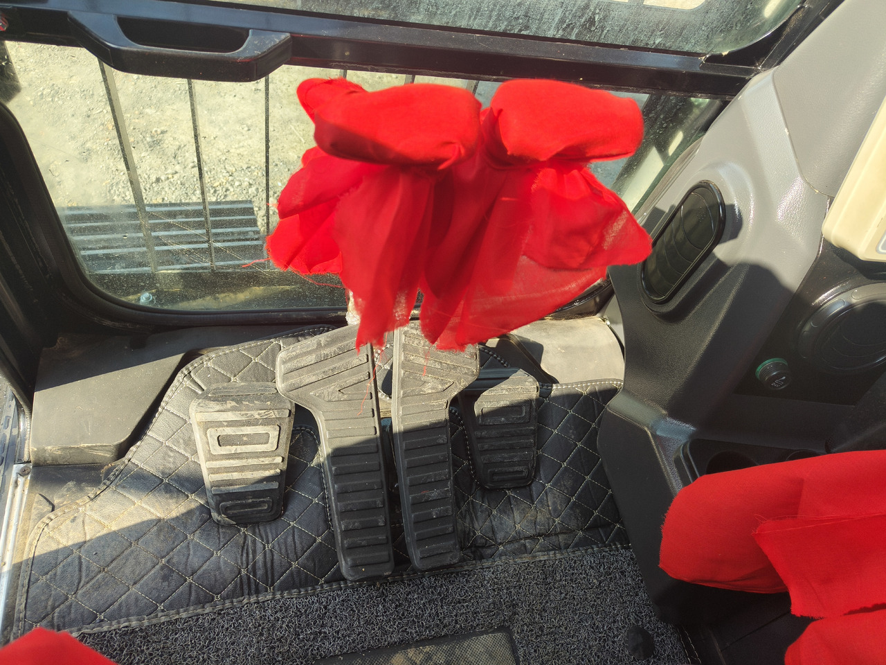 Excavadora de cadenas SANY SY265C: foto 20