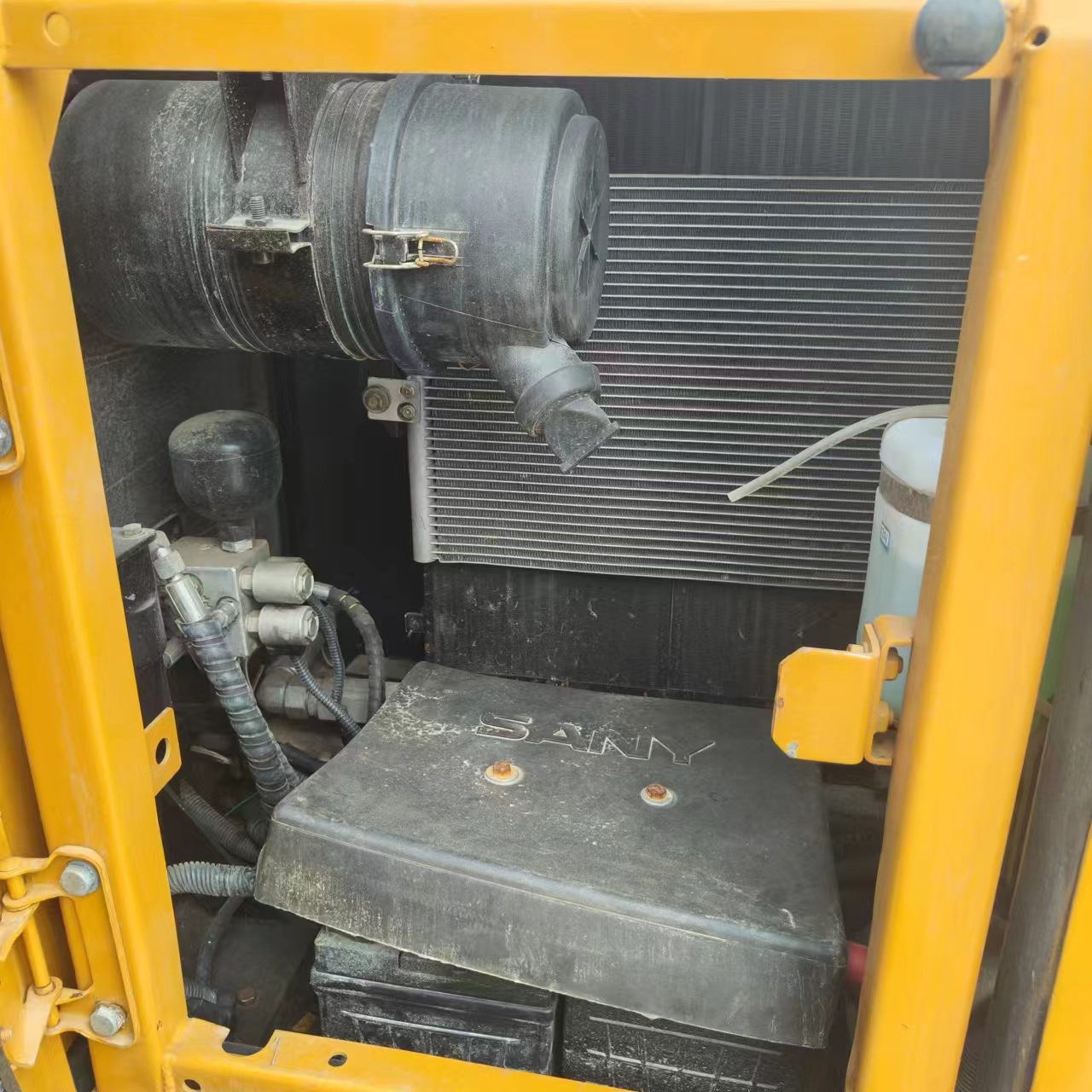 Excavadora de cadenas SANY SY75C: foto 9