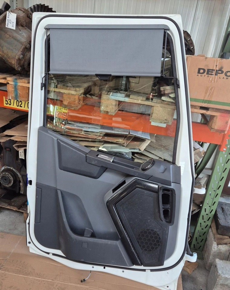 DRZWI KOMPLETNE LEWE RENAULT GAMA T K C RANGE ORYGINALNE - Puerta y piezas: foto 5 DRZWI KOMPLETNE LEWE RENAULT GAMA T K C RANGE ORYGINALNE - Puerta y piezas: foto 5