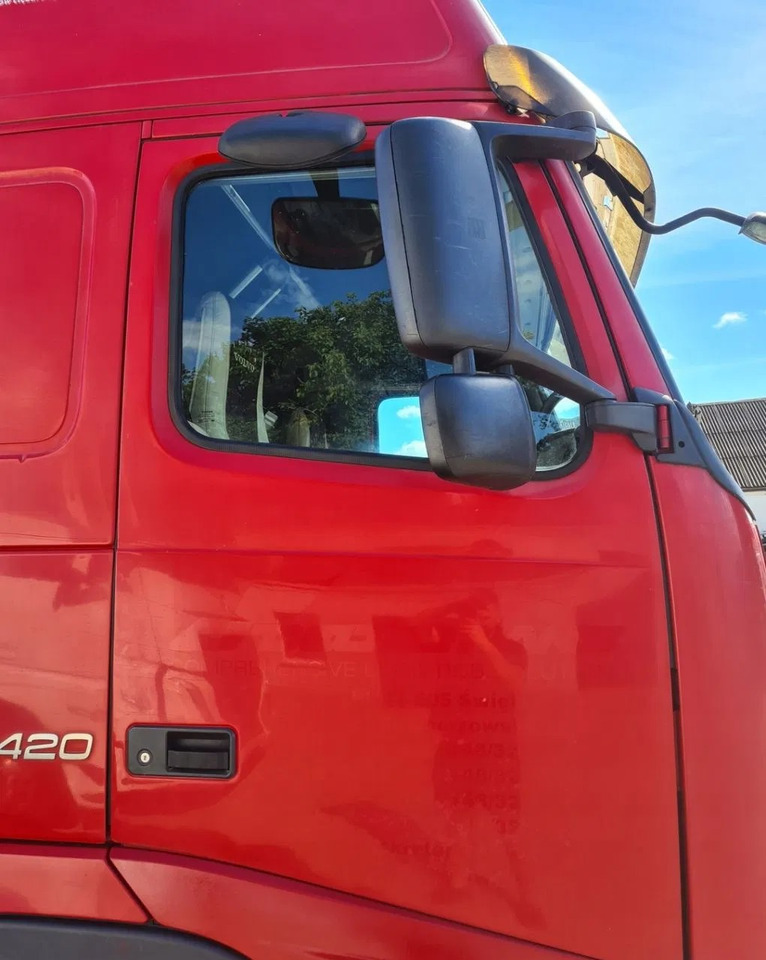 DRZWI KOMPLETNE PRAWE VOLVO FH 13 LIFT EURO 5 - Puerta y piezas: foto 2 DRZWI KOMPLETNE PRAWE VOLVO FH 13 LIFT EURO 5 - Puerta y piezas: foto 2