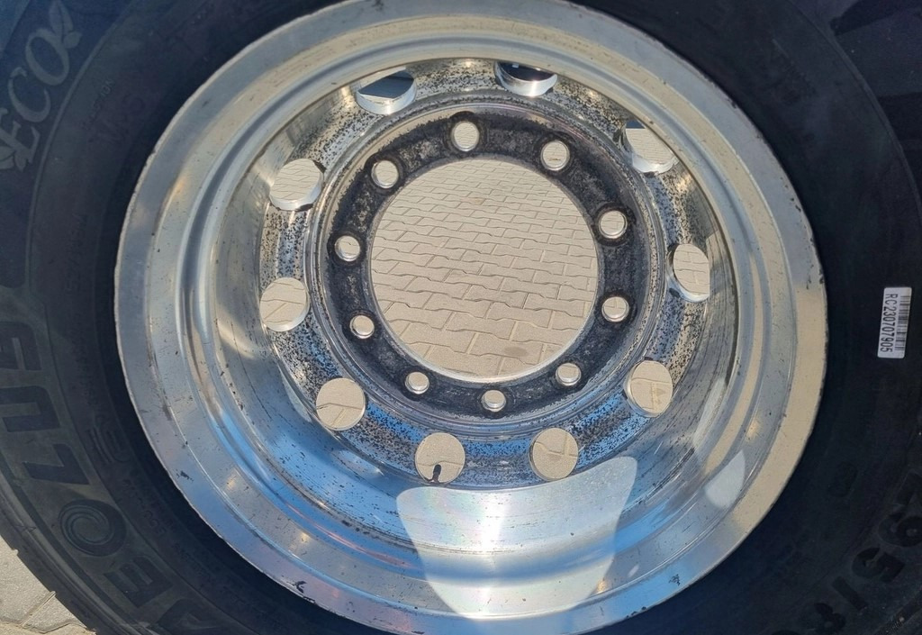 FELGI ALUMINIOWE ALCOA 22.5 X 9.00 -176 - Llanta para Camión: foto 4 FELGI ALUMINIOWE ALCOA 22.5 X 9.00 -176 - Llanta para Camión: foto 4