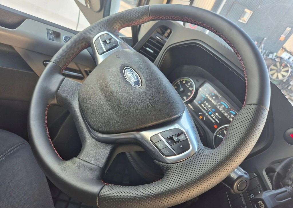 FORD KIEROWNICA WIELOFUNKCYJNA FORD F-MAX TRUCKS 500 - Volante para Camión: foto 2 FORD KIEROWNICA WIELOFUNKCYJNA FORD F-MAX TRUCKS 500 - Volante para Camión: foto 2