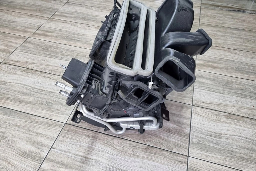 FORD NAGRZEWNICA KOMPLETNA FORD F MAX 500 EURO 6 - Calefacción/ Ventilación para Camión: foto 2 FORD NAGRZEWNICA KOMPLETNA FORD F MAX 500 EURO 6 - Calefacción/ Ventilación para Camión: foto 2