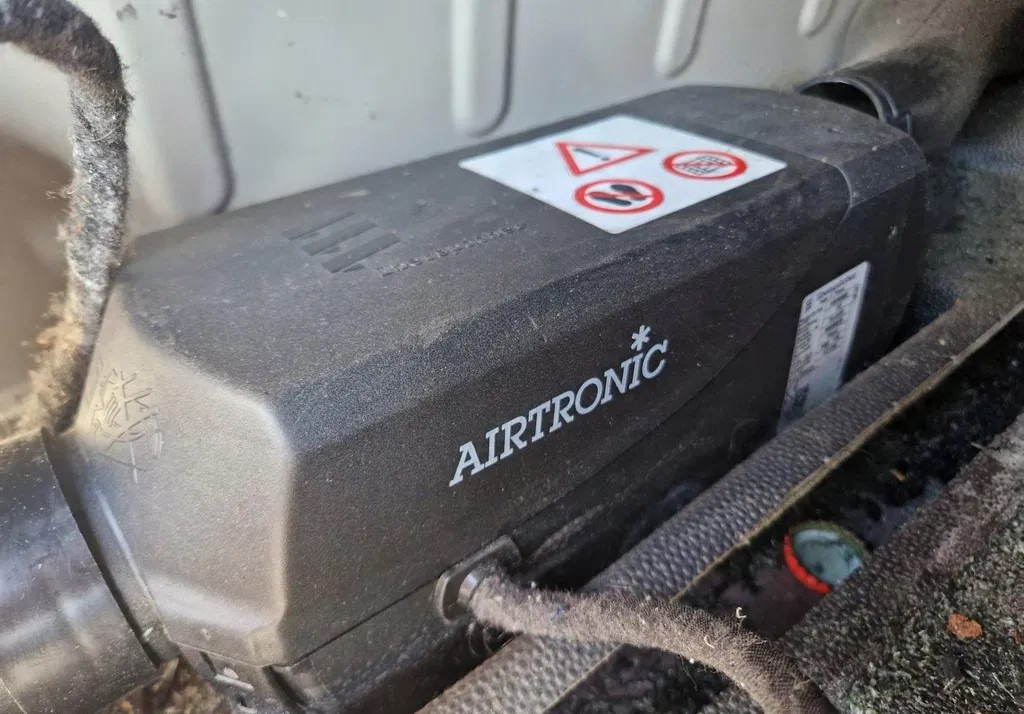 FORD WEBASTO OGRZEWANIE POSTOJOWE FORD F-MAX 500 EBERSPACHER AIRTRONIC D2 24V - Calefacción/ Ventilación para Camión: foto 1 FORD WEBASTO OGRZEWANIE POSTOJOWE FORD F-MAX 500 EBERSPACHER AIRTRONIC D2 24V - Calefacción/ Ventilación para Camión: foto 1