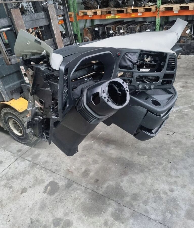 Ford KONSOLA KOMPLETNA KOKPIT DESKA ROZDZIELCZA STELAŻ F-MAX EURO 6 Ford KONSOLA KOMPLETNA KOKPIT DESKA ROZDZIELCZA STELAŻ FORD F-MAX EURO 6 - Salpicadero para Camión: foto 5 Ford KONSOLA KOMPLETNA KOKPIT DESKA ROZDZIELCZA STELAŻ F-MAX EURO 6 Ford KONSOLA KOMPLETNA KOKPIT DESKA ROZDZIELCZA STELAŻ FORD F-MAX EURO 6 - Salpicadero para Camión: foto 5