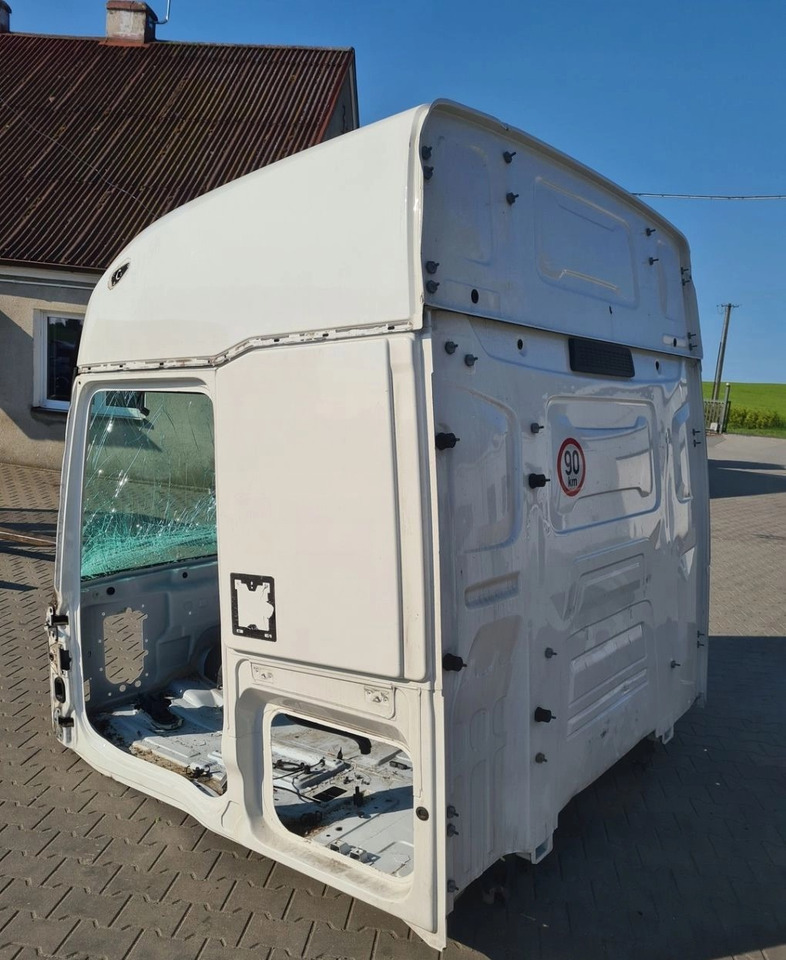 GOŁA SZKIELET POSZYCIE BLACHA RENAULT GAMA T HIGH WYSOKA KABINA - USZKODZONA - Cabina: foto 3 GOŁA SZKIELET POSZYCIE BLACHA RENAULT GAMA T HIGH WYSOKA KABINA - USZKODZONA - Cabina: foto 3