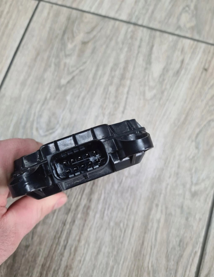 KNORR-BREMSE RADAR CZUJNIK SENSOR FORD F-MAX 500 K096653H001 575127535 K155778 210101163 - Sensor: foto 1 KNORR-BREMSE RADAR CZUJNIK SENSOR FORD F-MAX 500 K096653H001 575127535 K155778 210101163 - Sensor: foto 1