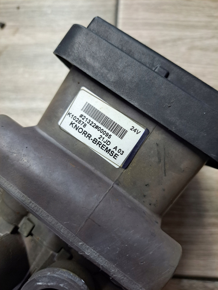 KNORR-BREMSE ZAWÓR PNEUMATYCZNY MODULATOR EBS PRZÓD FORD F-MAX CARGO EURO 6 - Válvula de freno para Camión: foto 3 KNORR-BREMSE ZAWÓR PNEUMATYCZNY MODULATOR EBS PRZÓD FORD F-MAX CARGO EURO 6 - Válvula de freno para Camión: foto 3