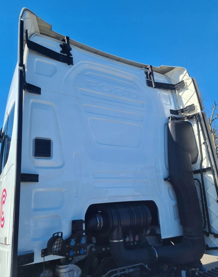 KOMPLETNA FORD F-MAX 500 TRUCKS - Cabina: foto 4 KOMPLETNA FORD F-MAX 500 TRUCKS - Cabina: foto 4
