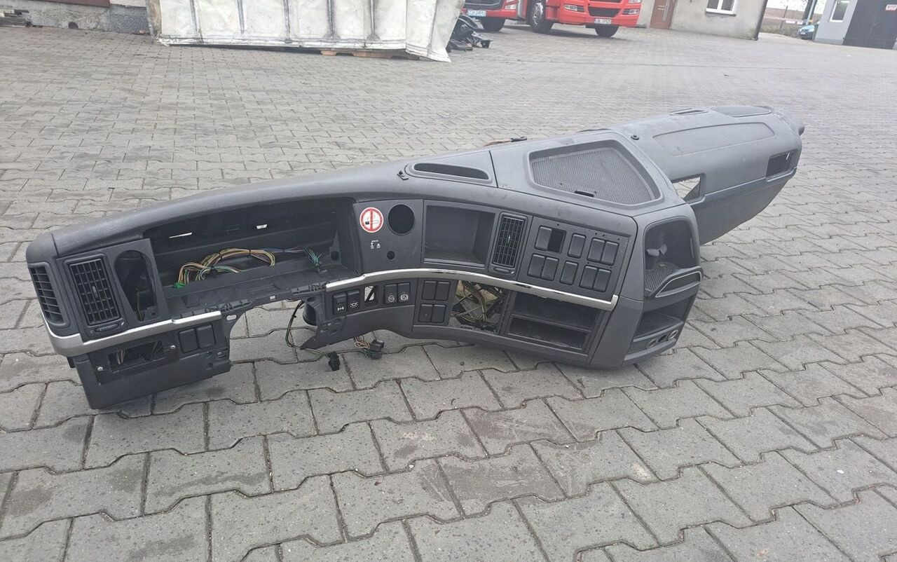 KONSOLA KOMPLETNA KOKPIT DESKA VOLVO FM 9 13 LIFT - Salpicadero para Camión: foto 2 KONSOLA KOMPLETNA KOKPIT DESKA VOLVO FM 9 13 LIFT - Salpicadero para Camión: foto 2