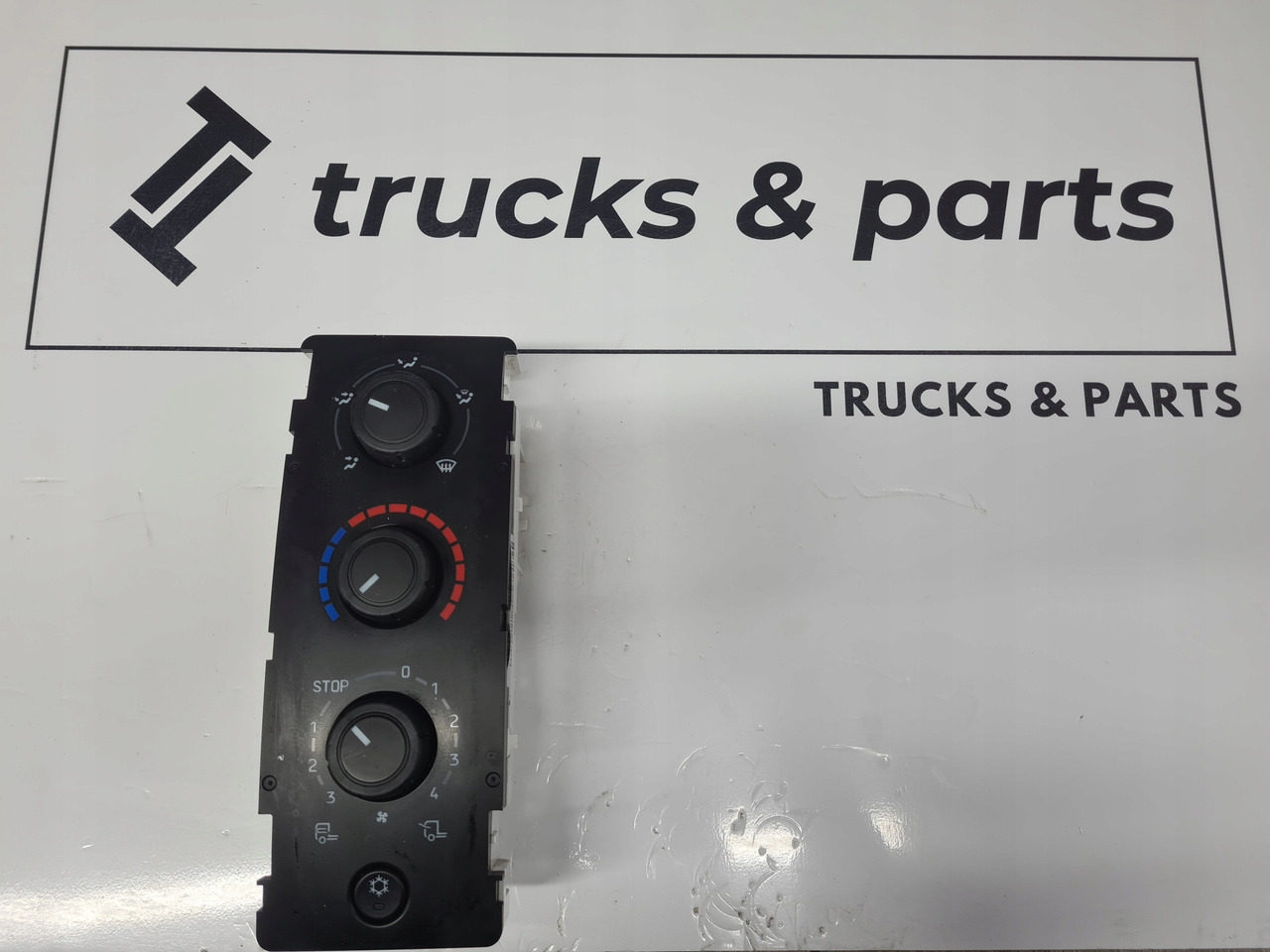 PANEL KLIMATYZACJI NAWIEWU RENAULT DXI LIFT GAMA D WIDE VOLVO FL FE LIFT - Calefacción/ Ventilación: foto 2 PANEL KLIMATYZACJI NAWIEWU RENAULT DXI LIFT GAMA D WIDE VOLVO FL FE LIFT - Calefacción/ Ventilación: foto 2