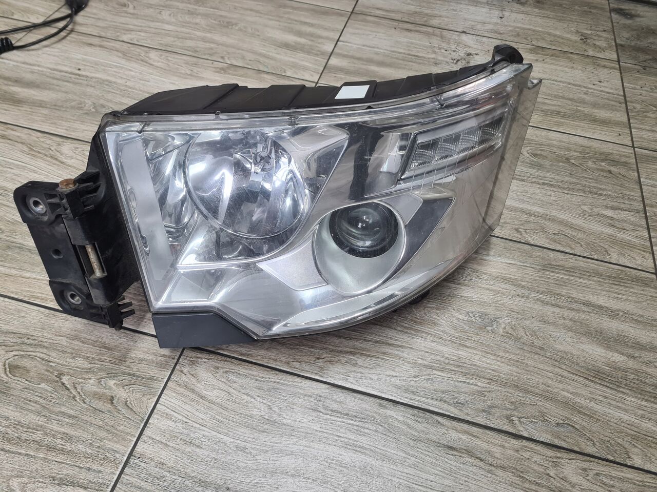 RENAULT LAMPA LEWA REFLEKTOR H7 RENAULT GAMA T RANGE ORYGINAŁ - Faro delantero para Camión: foto 1 RENAULT LAMPA LEWA REFLEKTOR H7 RENAULT GAMA T RANGE ORYGINAŁ - Faro delantero para Camión: foto 1