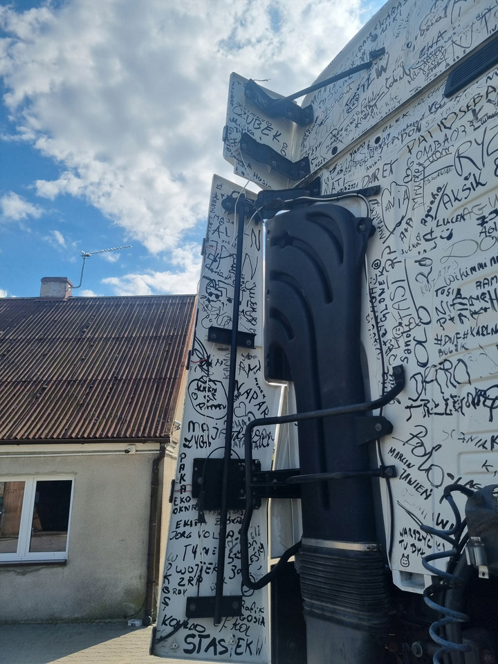 RENAULT SPOILERY OWIEWKI STELAŻ KABINY RENAULT GAMA T RANGE HIGH - Aerodinámica/ Spoiler para Camión: foto 3 RENAULT SPOILERY OWIEWKI STELAŻ KABINY RENAULT GAMA T RANGE HIGH - Aerodinámica/ Spoiler para Camión: foto 3