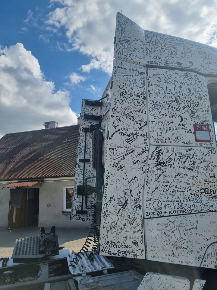 RENAULT SPOILERY OWIEWKI STELAŻ KABINY RENAULT GAMA T RANGE HIGH - Aerodinámica/ Spoiler para Camión: foto 2 RENAULT SPOILERY OWIEWKI STELAŻ KABINY RENAULT GAMA T RANGE HIGH - Aerodinámica/ Spoiler para Camión: foto 2