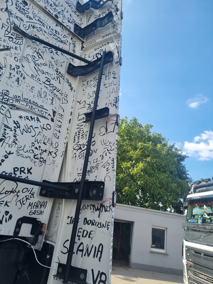 RENAULT SPOILERY OWIEWKI STELAŻ KABINY RENAULT GAMA T RANGE HIGH - Aerodinámica/ Spoiler para Camión: foto 4 RENAULT SPOILERY OWIEWKI STELAŻ KABINY RENAULT GAMA T RANGE HIGH - Aerodinámica/ Spoiler para Camión: foto 4