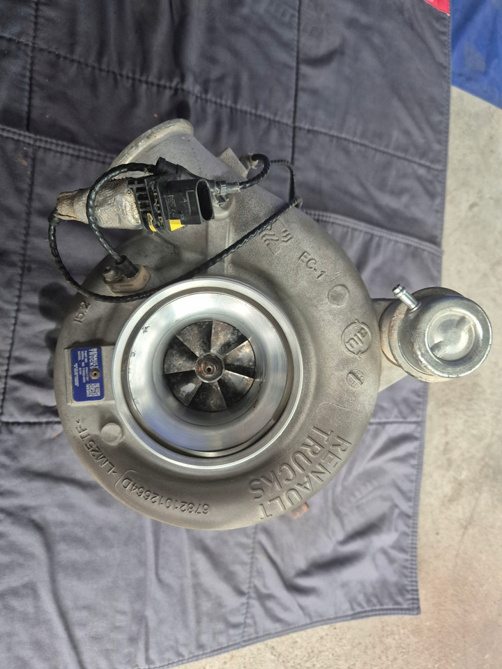 RENAULT TURBINA TURBOSPRĘŻARKA TURBO I-SAVE VOLVO FH 5 Renault T-Serie Evo DTI 13 - Turbocompresor para Camión: foto 2 RENAULT TURBINA TURBOSPRĘŻARKA TURBO I-SAVE VOLVO FH 5 Renault T-Serie Evo DTI 13 - Turbocompresor para Camión: foto 2
