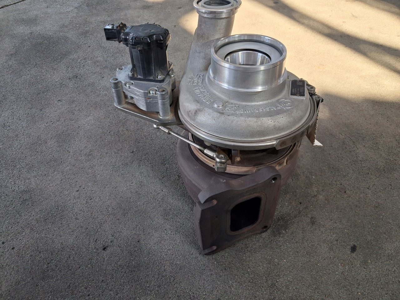 RENAULT TURBOSPRĘŻARKA RENAULT GAMA D DTI 8 VOLVO FL FE D8K EURO 6 - Turbocompresor: foto 4 RENAULT TURBOSPRĘŻARKA RENAULT GAMA D DTI 8 VOLVO FL FE D8K EURO 6 - Turbocompresor: foto 4