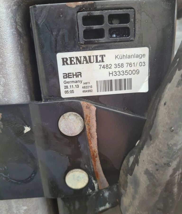 Renault OE Renault RENAULT PREMIUM 2 KERAX LANDER DXI truck - Radiador para Camión: foto 3 Renault OE Renault RENAULT PREMIUM 2 KERAX LANDER DXI truck - Radiador para Camión: foto 3
